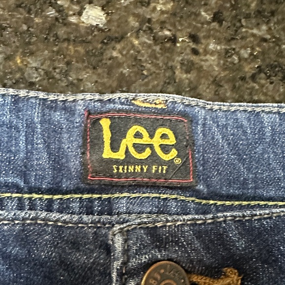 Lee Juniors or‎ Women’s Size 18 Blue Distressed Stretchy Skinny Jeans - Picture 2 of 7